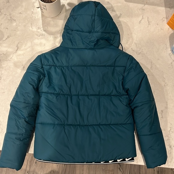 Teal Nike Women's Puffer Jacket - Picture 4 of 4